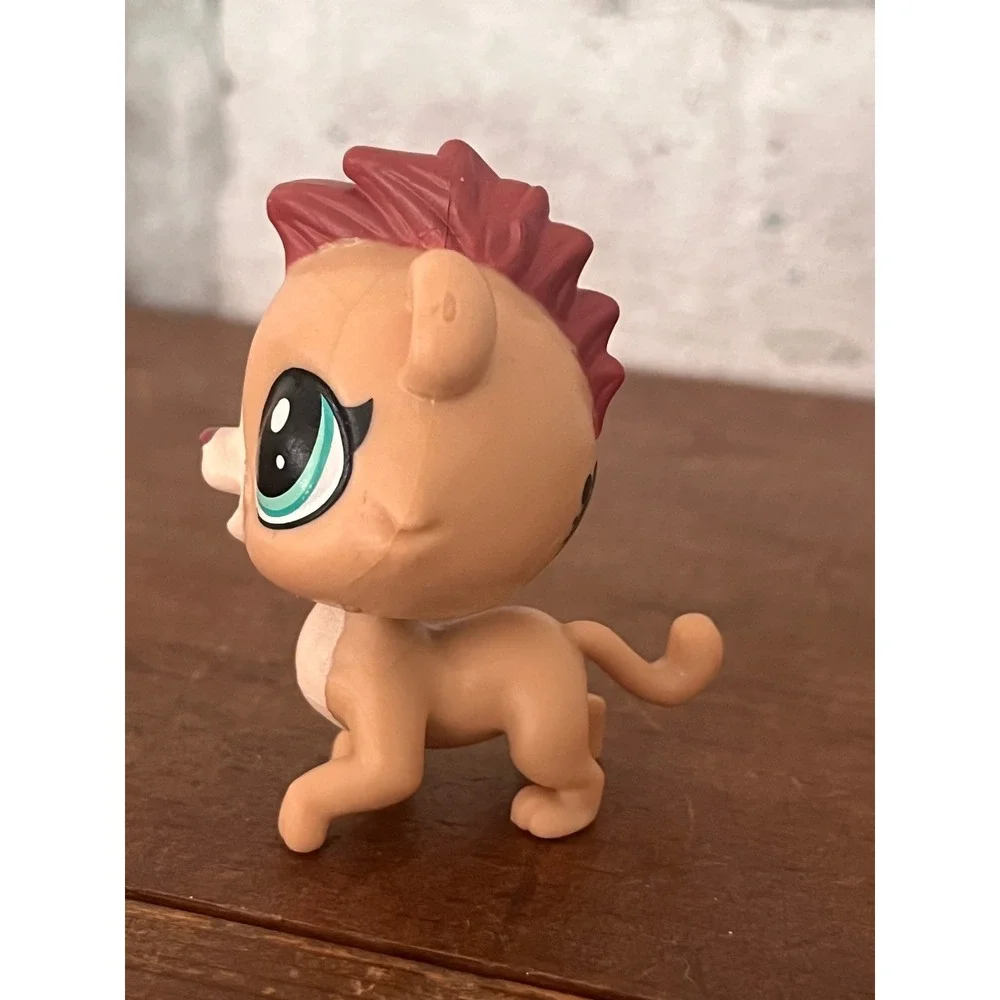 Littlest Pet Shop LPS Hasbro #212 Lioness Masai Manely